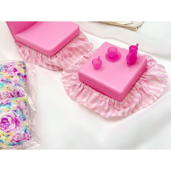 Barbie 1992 Mattel #9322 Coffee Table & Chair Furniture Set – Vintage - Picture 5 of 8